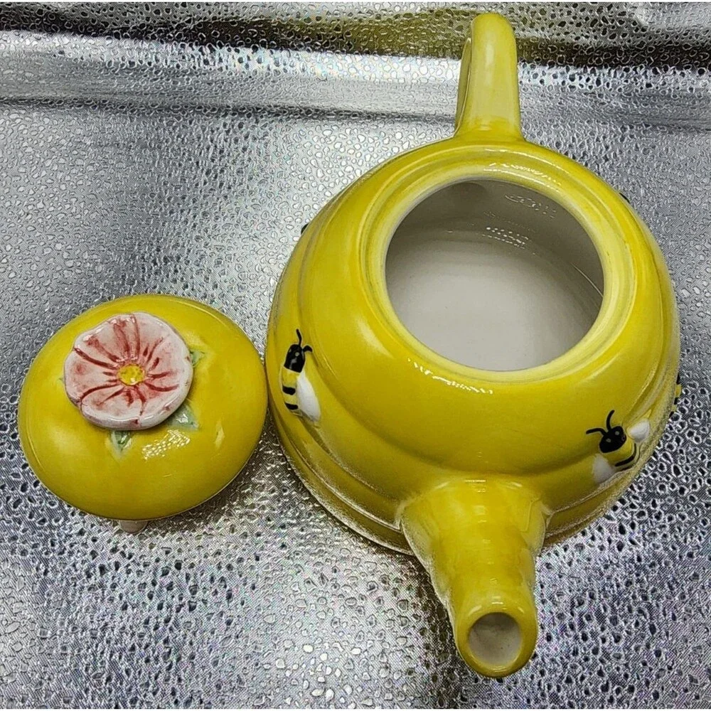 Certified International Beehive Teapot & Cup Combo 3D Bees &Flower Design(READ)